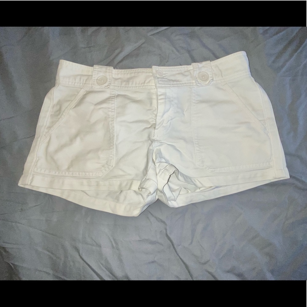 White Old Navy Ultra Low Waist Size 8 Shorts